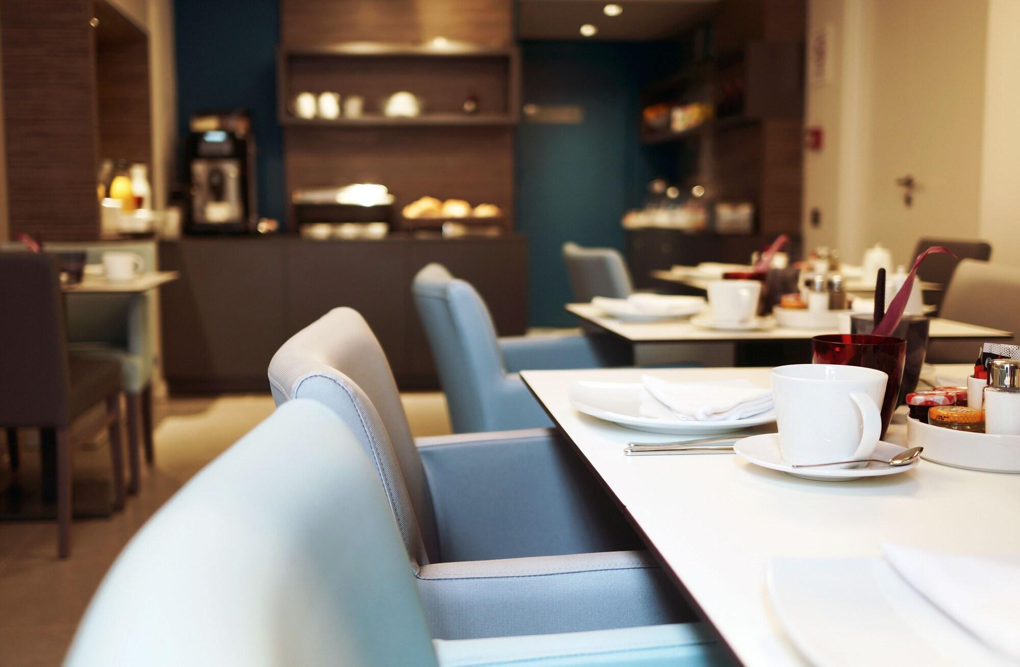 Hotel Alex &